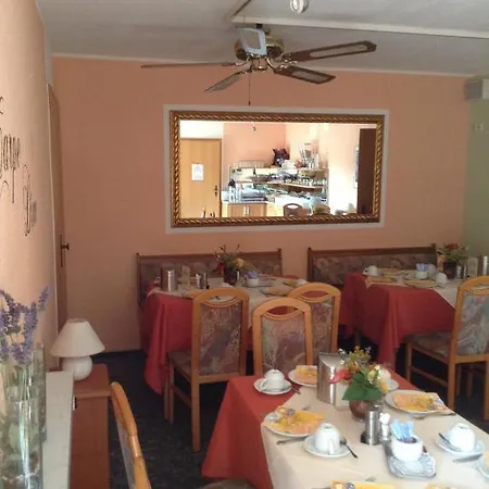 فندق Zum Stresemann